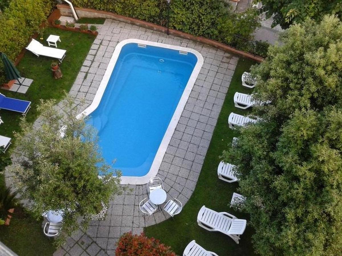 Hotel Casa Rossa Montecatini Terme Exterior foto